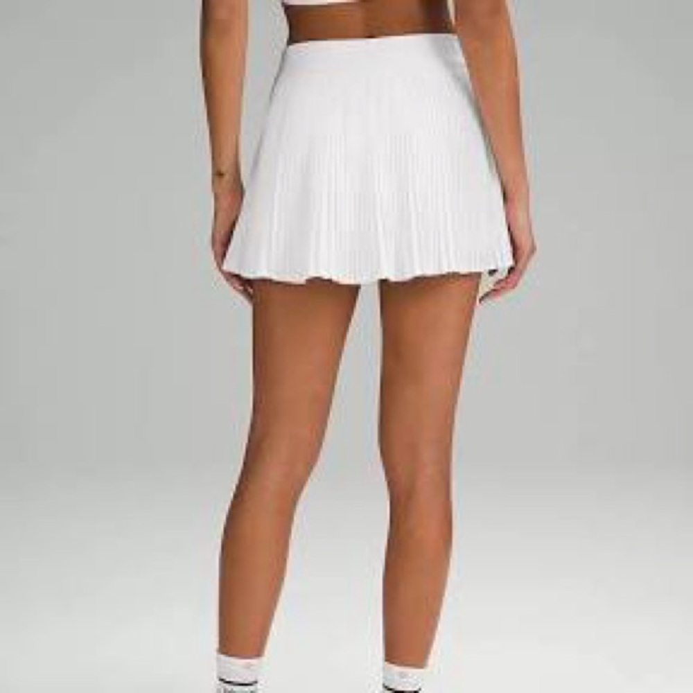 lululemon Pleated and Lined HR Tennis Skirt White size 6